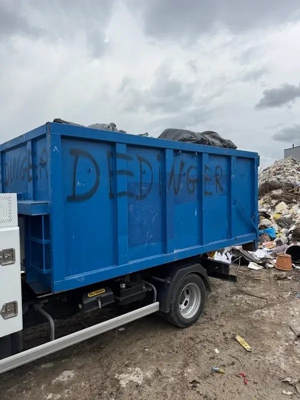03-benne-jdm-gravats-chantier-lyon